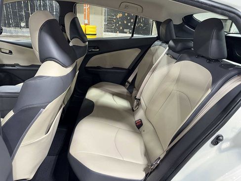 Certified 2016 Toyota Prius Four image 17