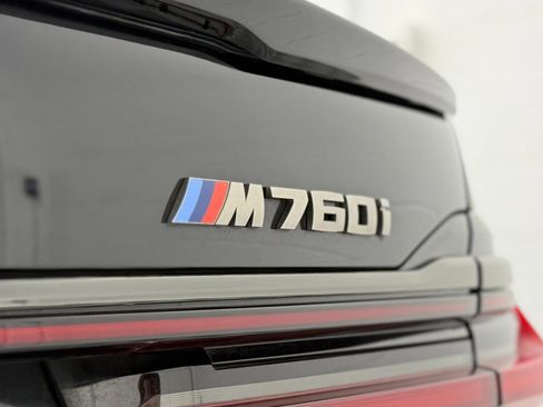 Used 2022 BMW M760i xDrive w/ Luxury Rear Seating Package AWD/4WD image 10