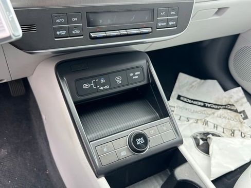 Certified 2024 Hyundai Kona SEL FWD image 19