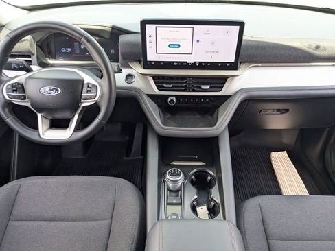 Used 2025 Ford Explorer Active image 15