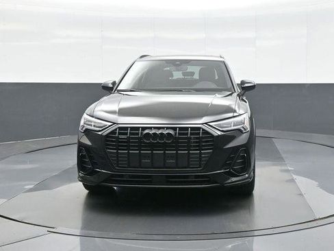 Certified 2025 Audi Q3 2.0T Premium w/ Convenience Package AWD/4WD image 2
