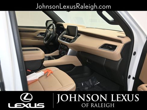 Used 2024 Chevrolet Suburban Premier AWD/4WD image 10