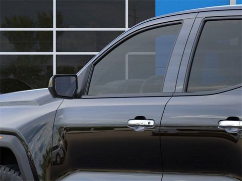 New 2026 GMC Canyon Denali w/ LPO, Denali Black Edition image 12