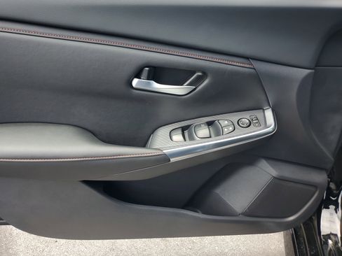 New 2025 Nissan Sentra SR w/ Midnight Edition image 12