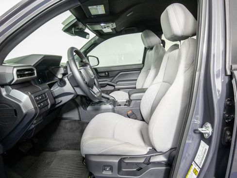 Used 2025 Toyota Tacoma SR5 image 9