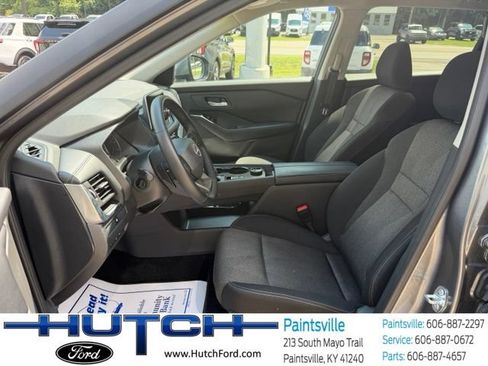 Used 2026 Nissan Rogue SV AWD/4WD image 9