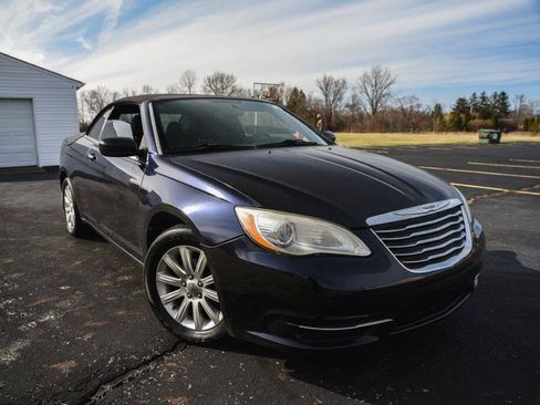 Used 2012 Chrysler 200 Touring FWD image 26