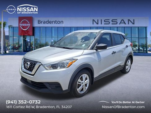 Used 2020 Nissan Kicks S FWD image 1