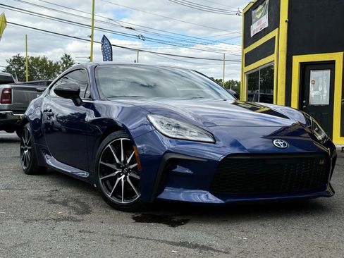 Used 2023 Toyota GR86 image 1