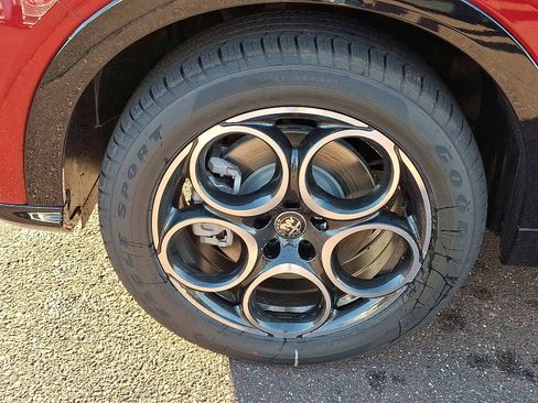 New 2025 Alfa Romeo Tonale image 7