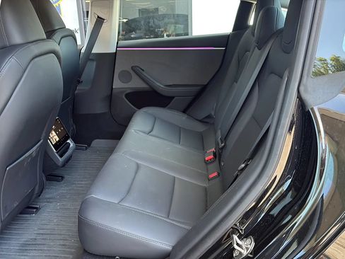 Used 2024 Tesla Model 3 Standard Range RWD image 4