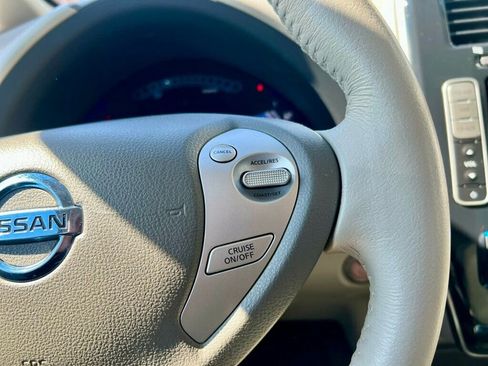 Used 2012 Nissan Leaf SL image 20