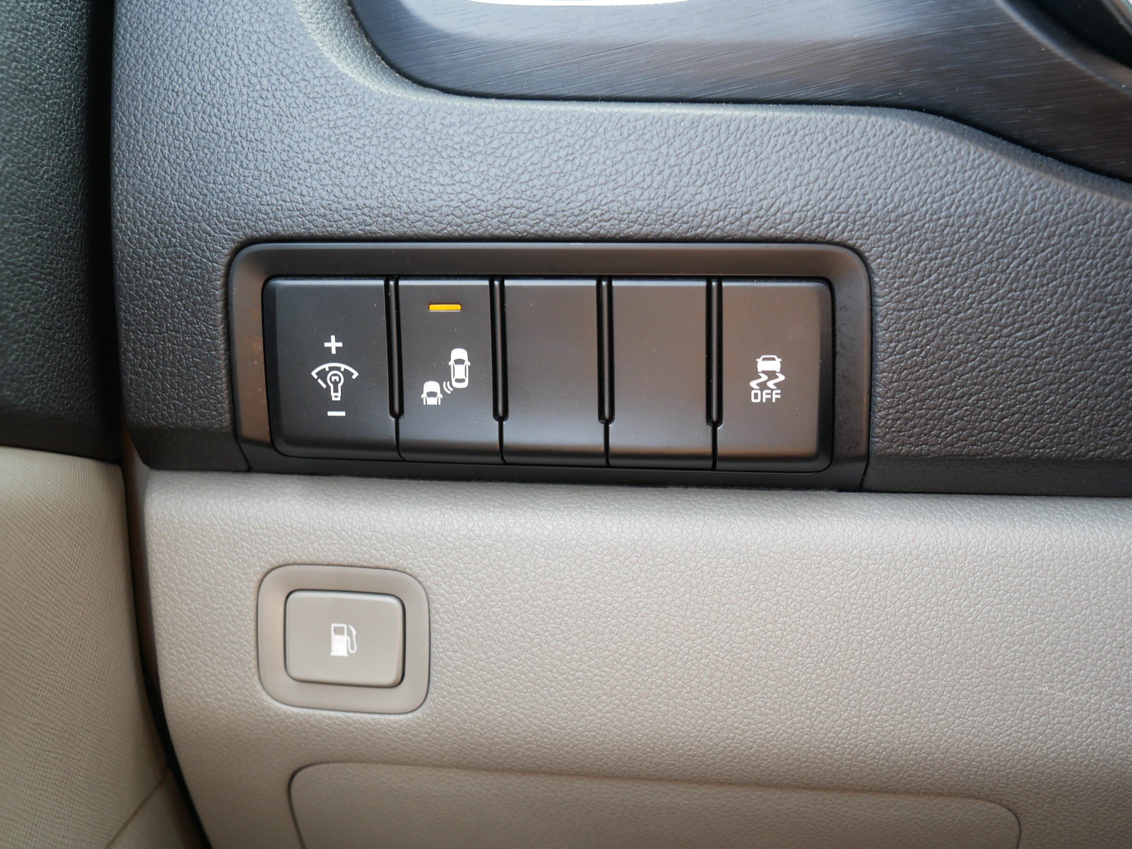 Used 2020 Kia Sedona EX FWD image 26