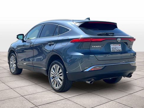 Used 2021 Toyota Venza XLE image 14