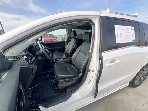 Used 2025 Honda Odyssey Touring image 14