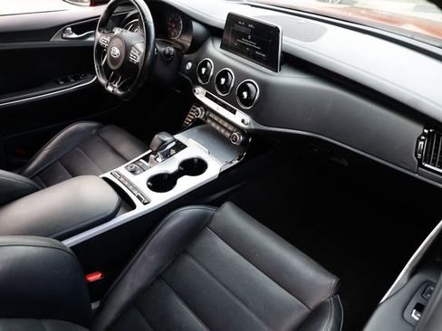 Used 2019 Kia Stinger GT2 image 21
