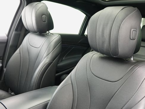 Used 2017 Mercedes-Benz S 550 Sedan w/ Sport Package w/ Sport Package image 29