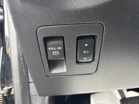 Used 2018 Ford F150 XLT w/ Equipment Group 302A Luxury image 16