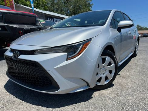 Used 2020 Toyota Corolla LE FWD image 1