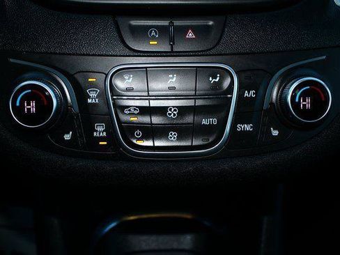 Used 2025 Chevrolet Malibu LT image 16