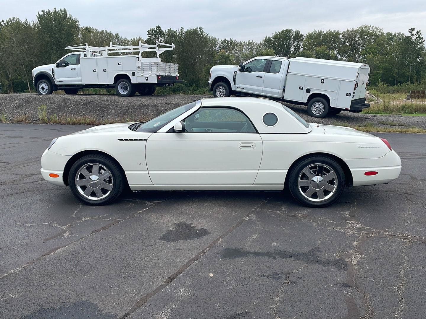 Used 2003 Ford Thunderbird RWD image 2