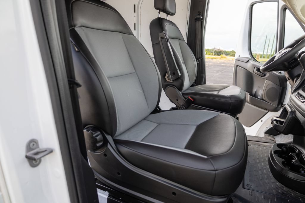 Used 2025 RAM ProMaster 2500 w/ Convenience Group FWD image 11