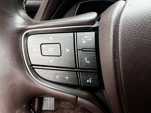 Used 2018 Lexus LS 500 AWD w/ Accessory Package (Z1) image 19