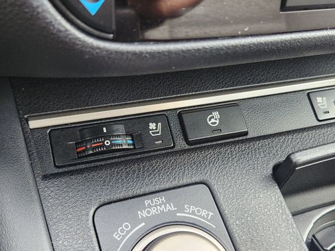 Used 2018 Lexus ES 300h image 27