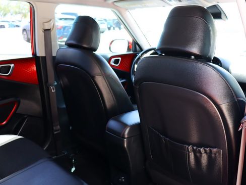 Used 2021 Kia Soul Turbo FWD image 28