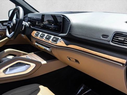 New 2026 Mercedes-Benz GLS 450 4MATIC image 27