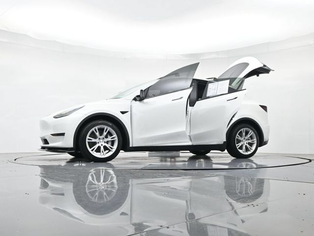 Used 2022 Tesla Model Y Long Range AWD/4WD image 52