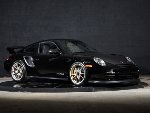 Used 2011 Porsche 911 GT2 RS RWD image 2