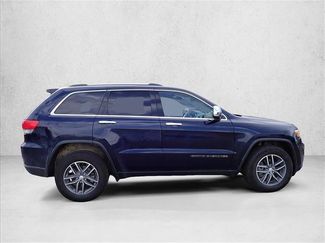 Used 2017 Jeep Grand Cherokee Limited w/ Trailer Tow Group IV AWD/4WD video 3