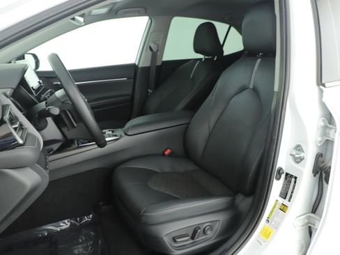 Used 2024 Toyota Camry XSE image 10