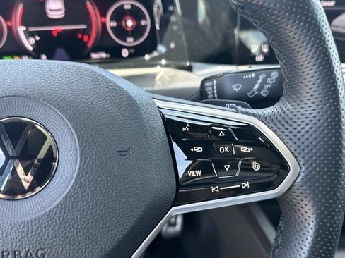 Used 2022 Volkswagen GTI SE FWD image 25