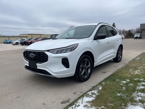 Used 2023 Ford Escape ST-Line image 3
