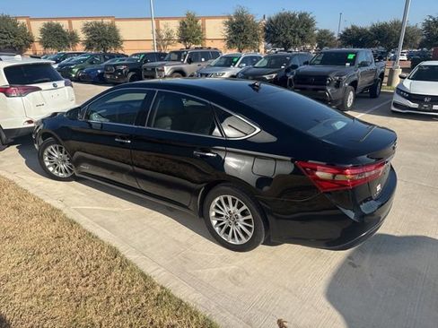 Used 2016 Toyota Avalon Limited image 5