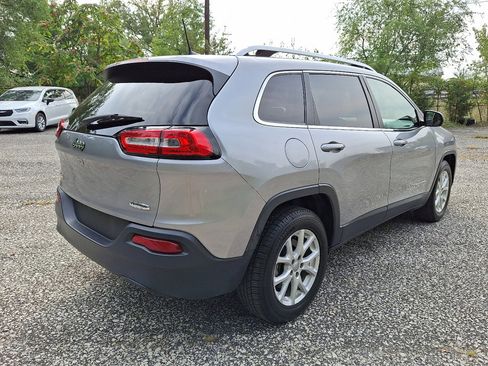 Used 2017 Jeep Cherokee Latitude w/ Cold Weather Group image 5