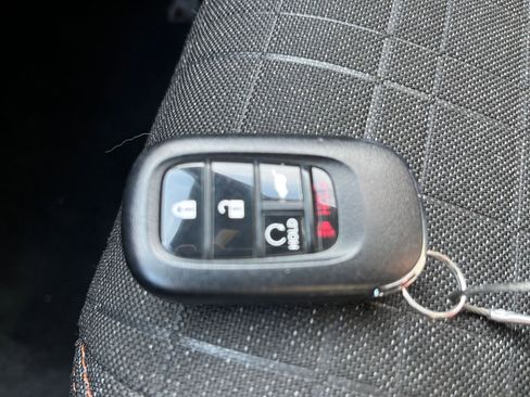 Used 2025 Honda HR-V Sport image 23