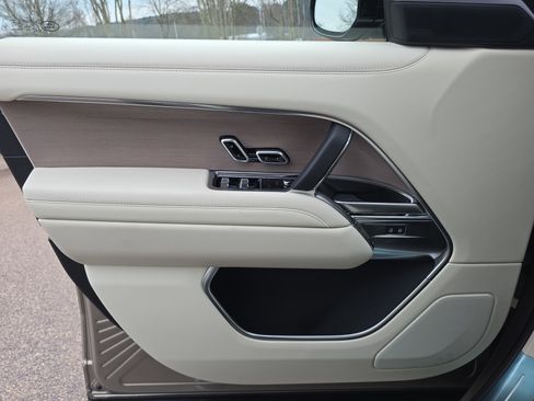 New 2026 Land Rover Range Rover Long Wheelbase SE image 28