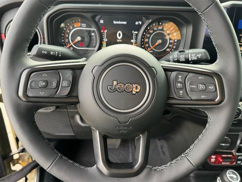 Used 2025 Jeep Wrangler Unlimited Rubicon image 25
