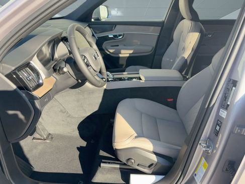 New 2026 Volvo XC90 B6 Plus w/ Protection Package Premier image 5