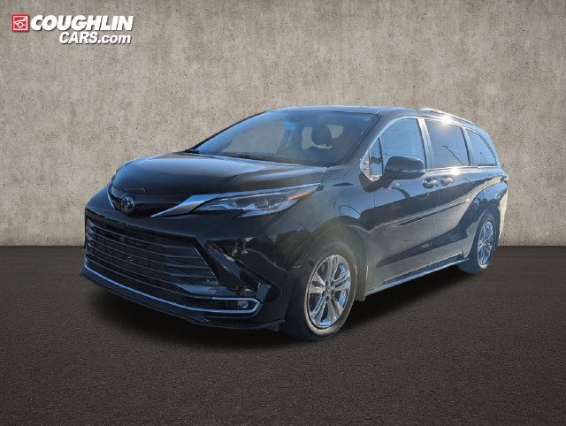 Used 2023 Toyota Sienna Platinum AWD/4WD image 3