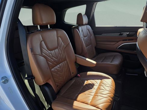 Used 2024 Kia Telluride EX X-Line image 23