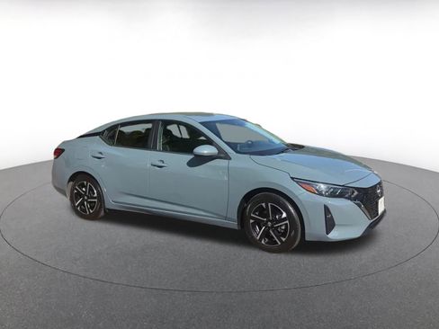 Used 2024 Nissan Sentra SV image 2