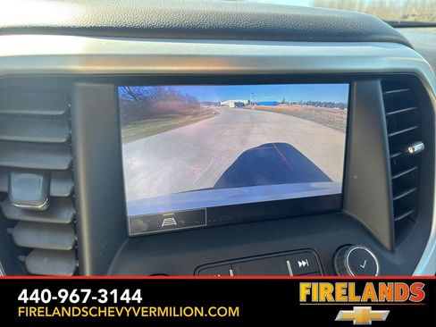 Certified 2023 GMC Acadia SLE w/ Driver Convenience Package image 26