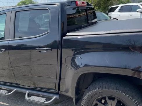Used 2017 Chevrolet Colorado Z71 w/ Z71 Midnight Edition AWD/4WD image 4