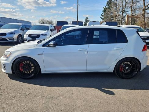 Used 2017 Volkswagen GTI Sport image 4