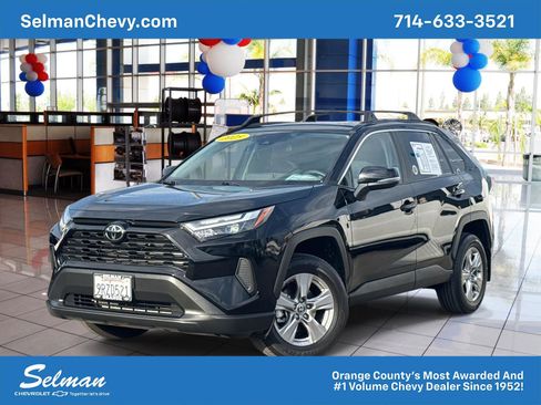 Used 2025 Toyota RAV4 XLE image 1