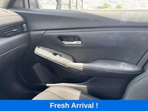 Used 2025 Nissan Sentra SV FWD image 12